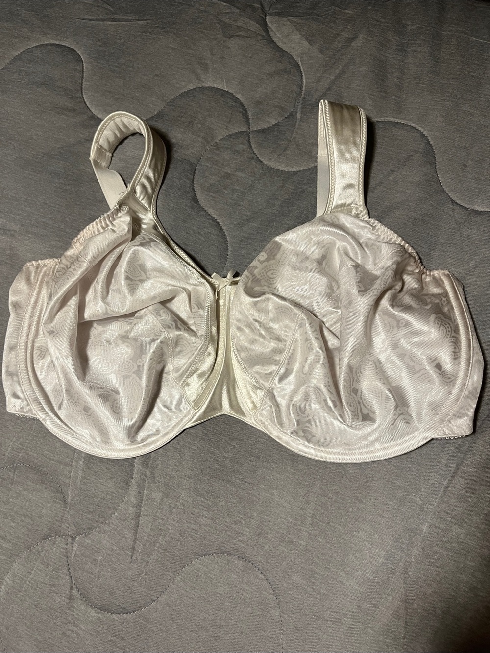 Bali Women Satin Full Coverage Underwire Bra White 3562 Size 42DDD RN15763